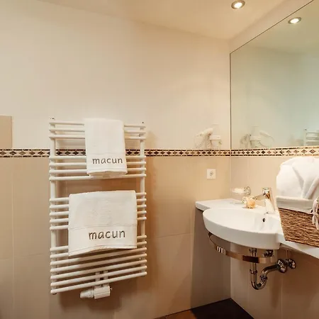 Szálloda Macun, Im Oetztal